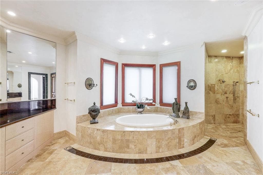 1030 Galleon DR-12
