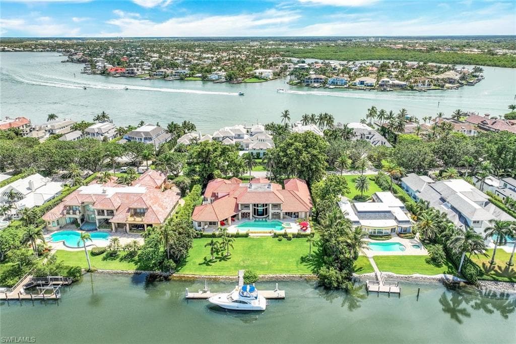 1030 Galleon DR-24