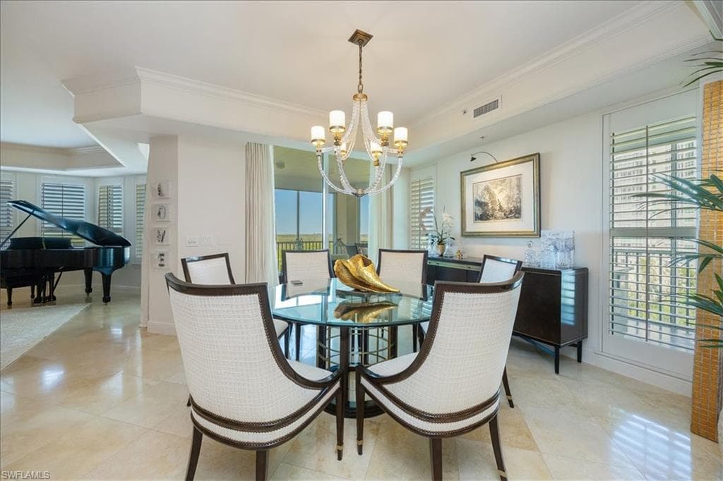 285 Grande WAY 706-6