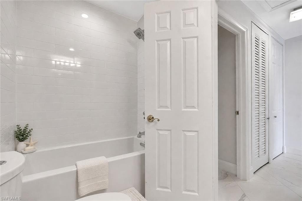 625 BEACHWALK CIR G203-31