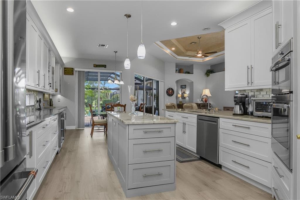 4904 Sedgewood LN-12