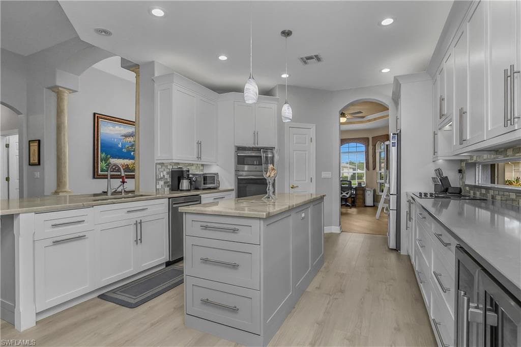 4904 Sedgewood LN-11