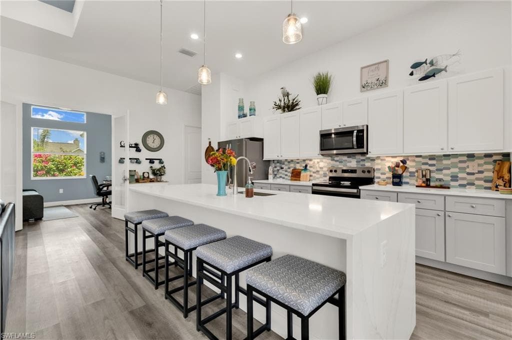 27233 Salta DR-28