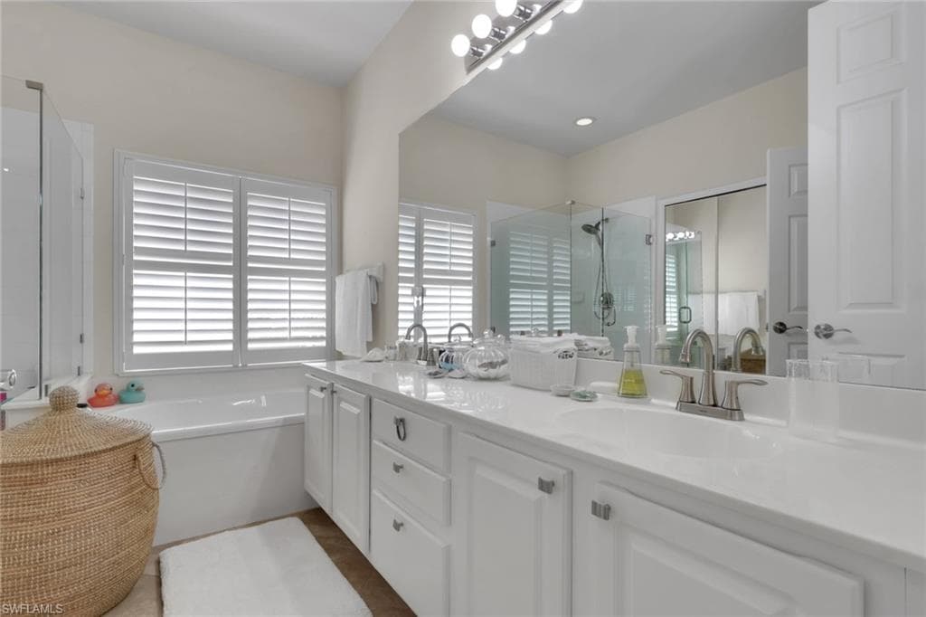 8816 Ventura WAY-27