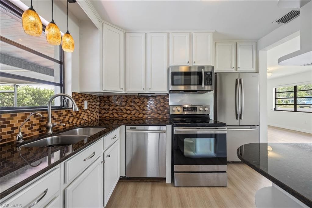 1575 Grace AVE-19