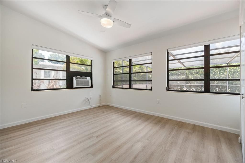 1575 Grace AVE-21