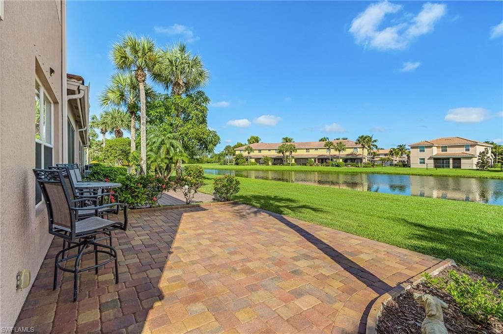 2425 Laurentina LN-23