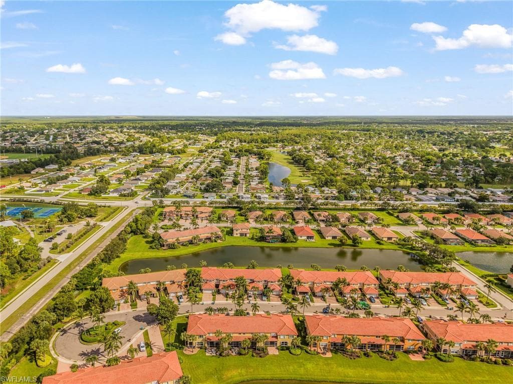 2425 Laurentina LN-27