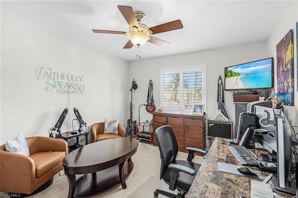 2425 Laurentina LN-17