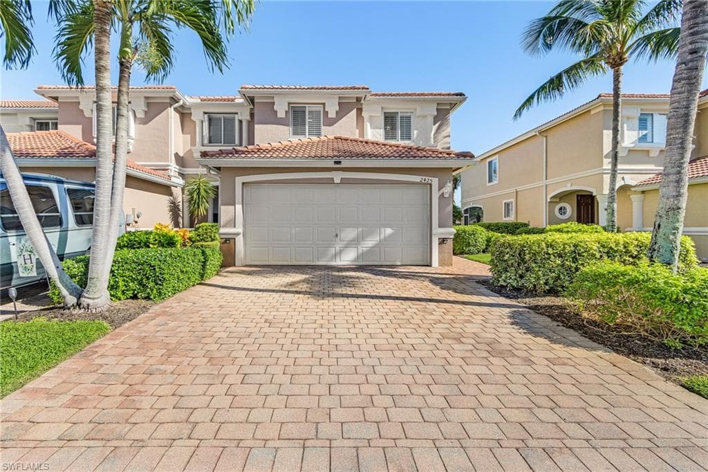 2425 Laurentina LN-1