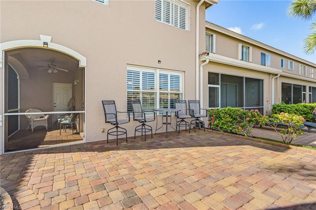 2425 Laurentina LN-24