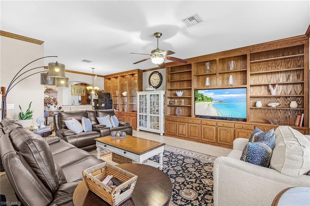 2425 Laurentina LN-11