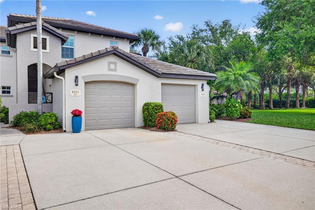 8251 Southern Hills CT 203-24