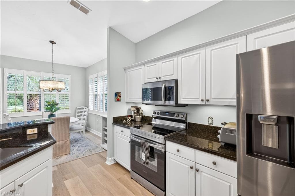 8251 Southern Hills CT 203-8