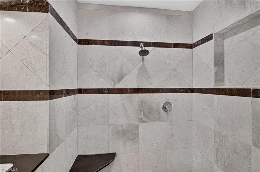 3177 Woodside AVE-23