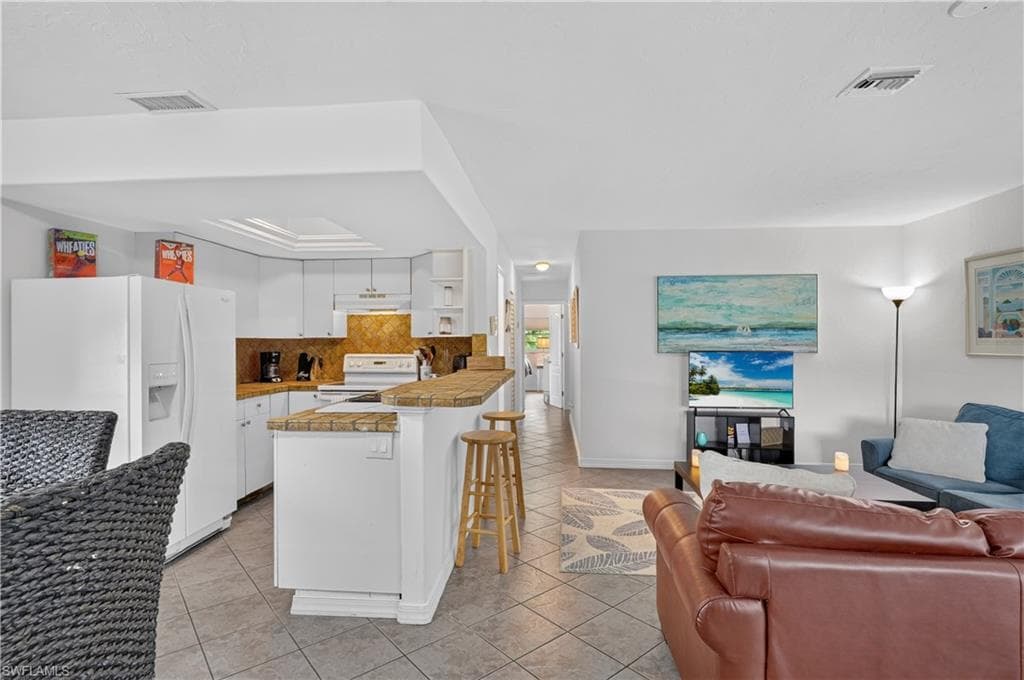 3177 Woodside AVE-12