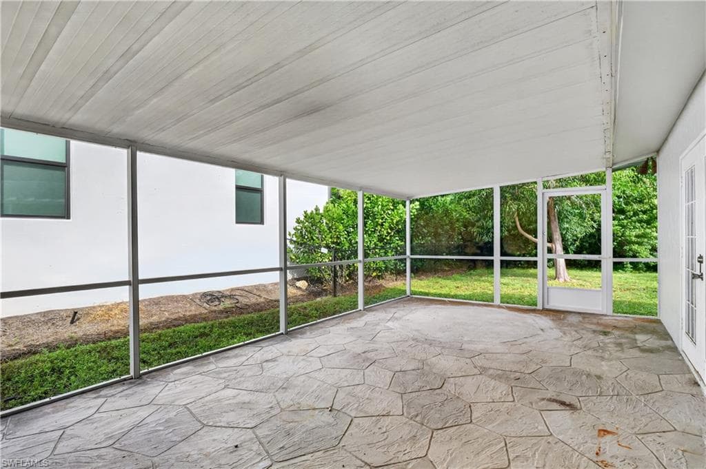 3177 Woodside AVE-32