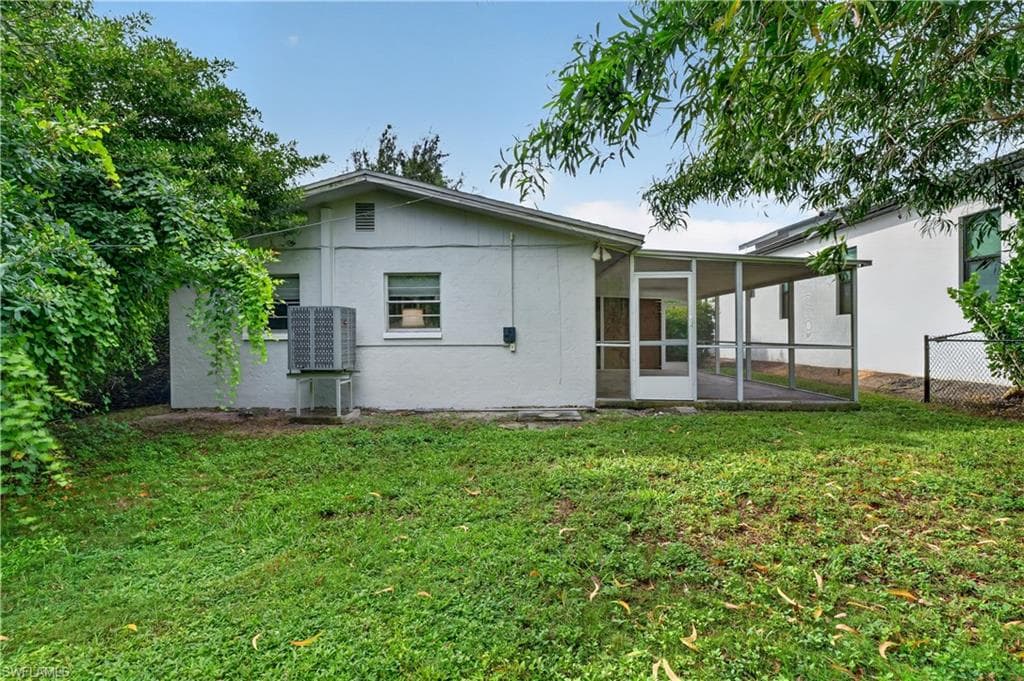 3177 Woodside AVE-34