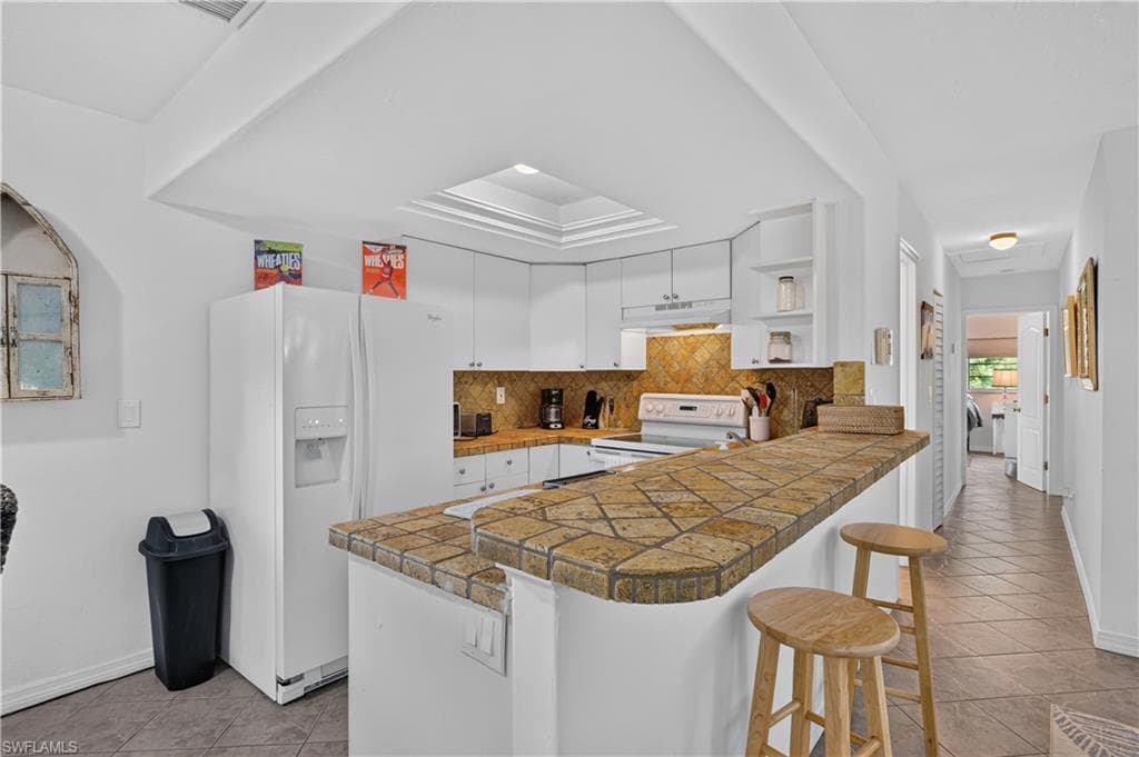 3177 Woodside AVE-15