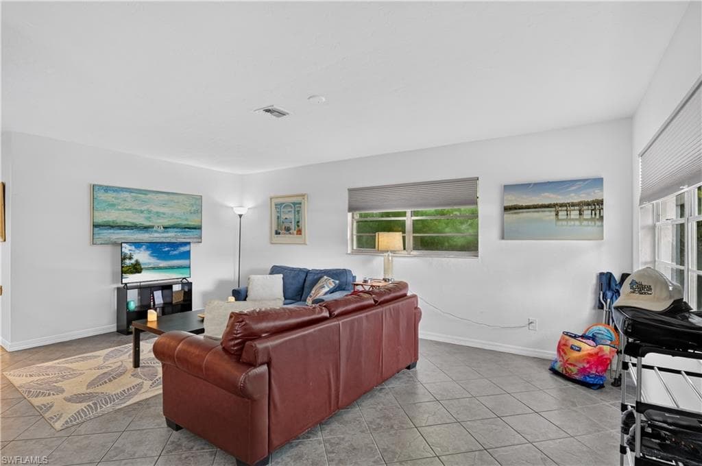 3177 Woodside AVE-8