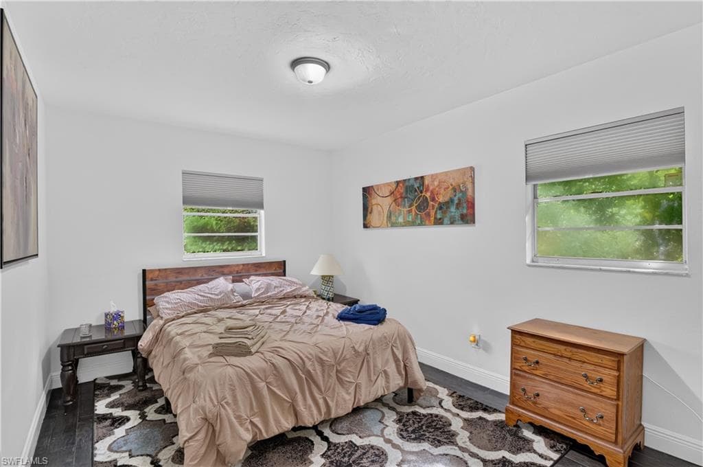 3177 Woodside AVE-25