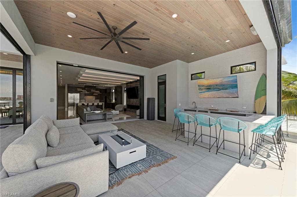 841 San Carlos DR-17