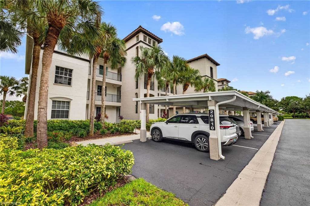 20810 Hammock Greens LN 201-24