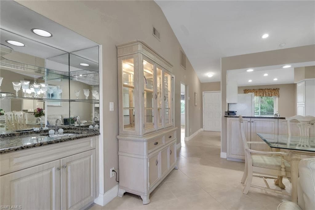 400 Fox Haven DR 4310-14