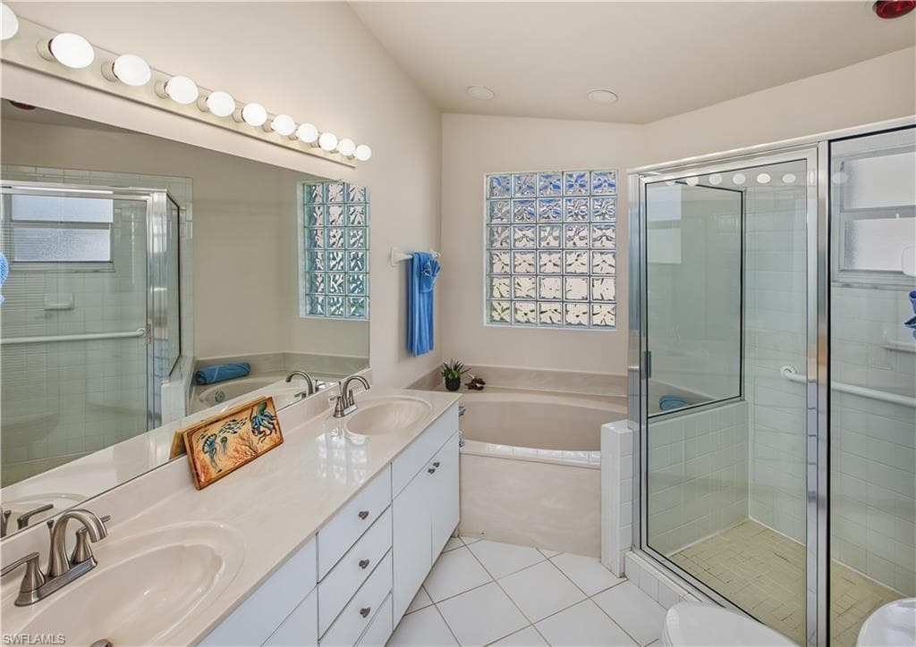 3762 Sabal Springs BLVD-30