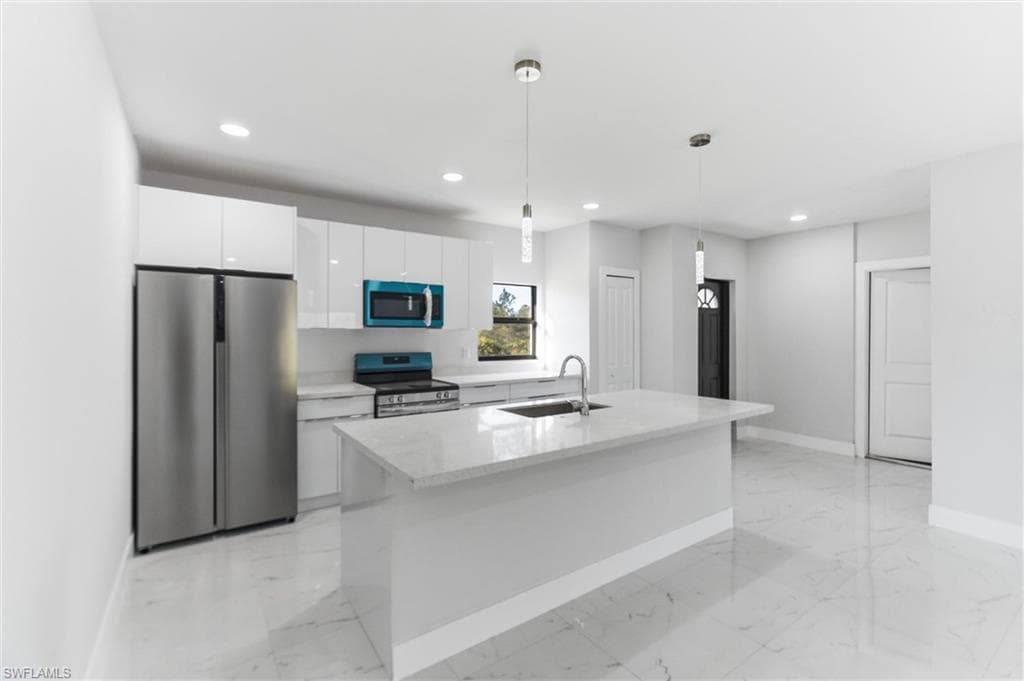 107 E 15th ST-12
