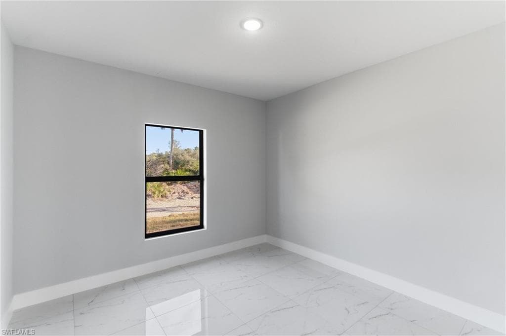 107 E 15th ST-26