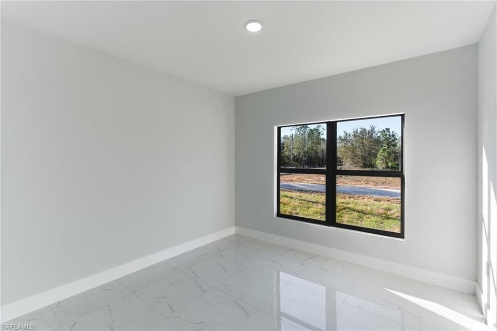 107 E 15th ST-22