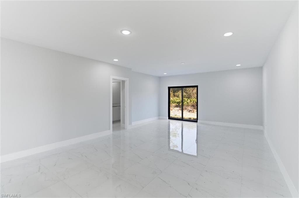 107 E 15th ST-7