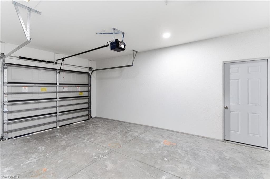 107 E 15th ST-28