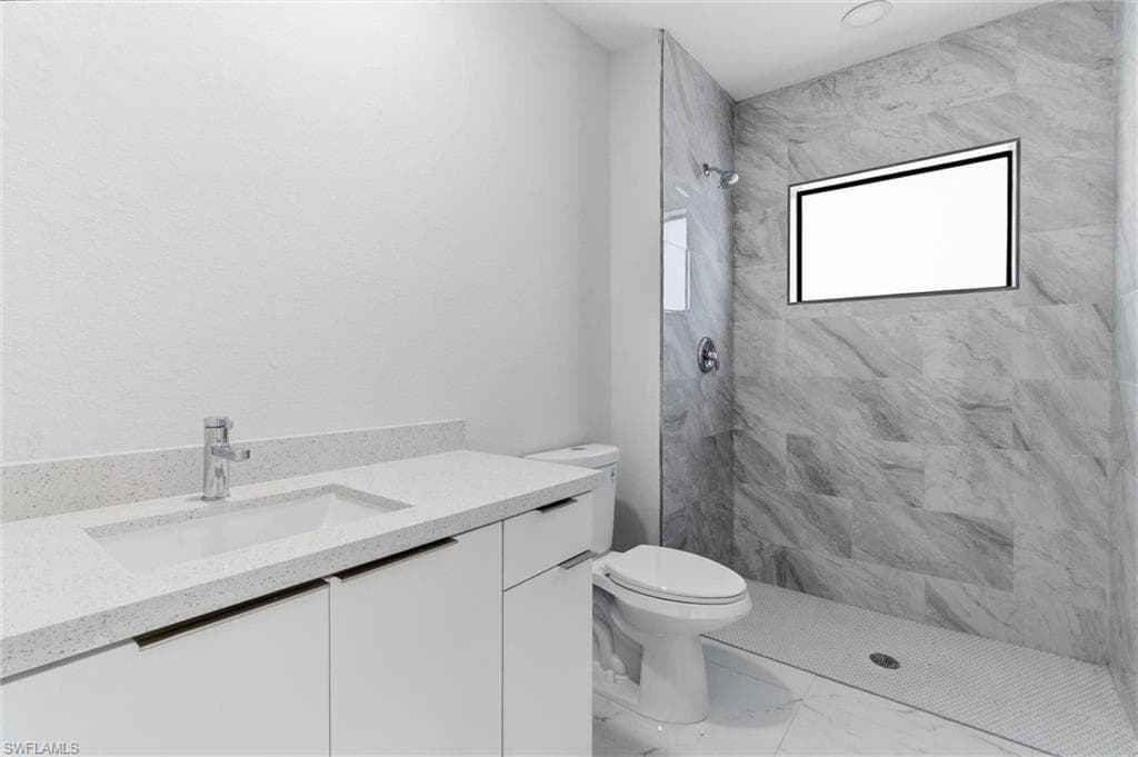107 E 15th ST-20