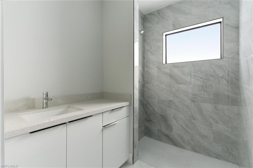 107 E 15th ST-24