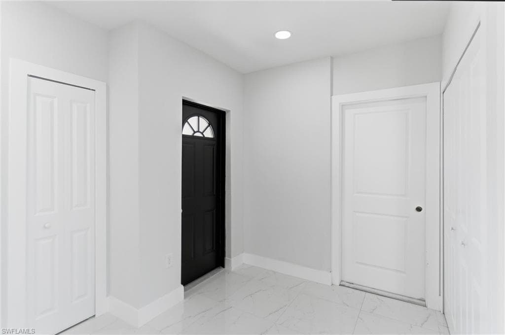 107 E 15th ST-10