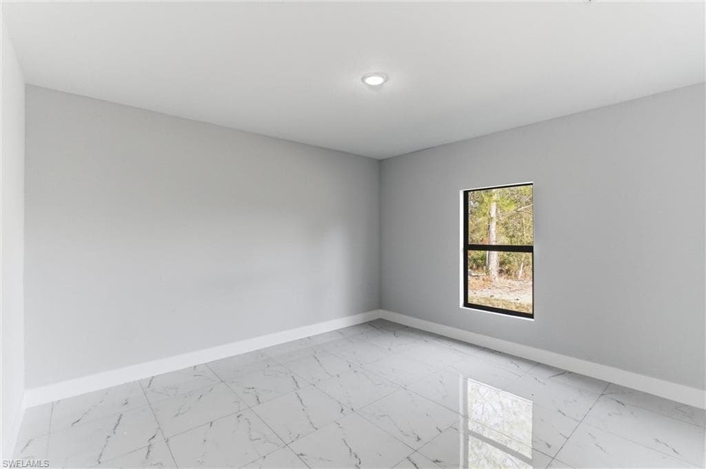 107 E 15th ST-18