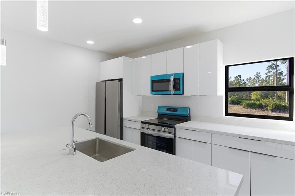 107 E 15th ST-15