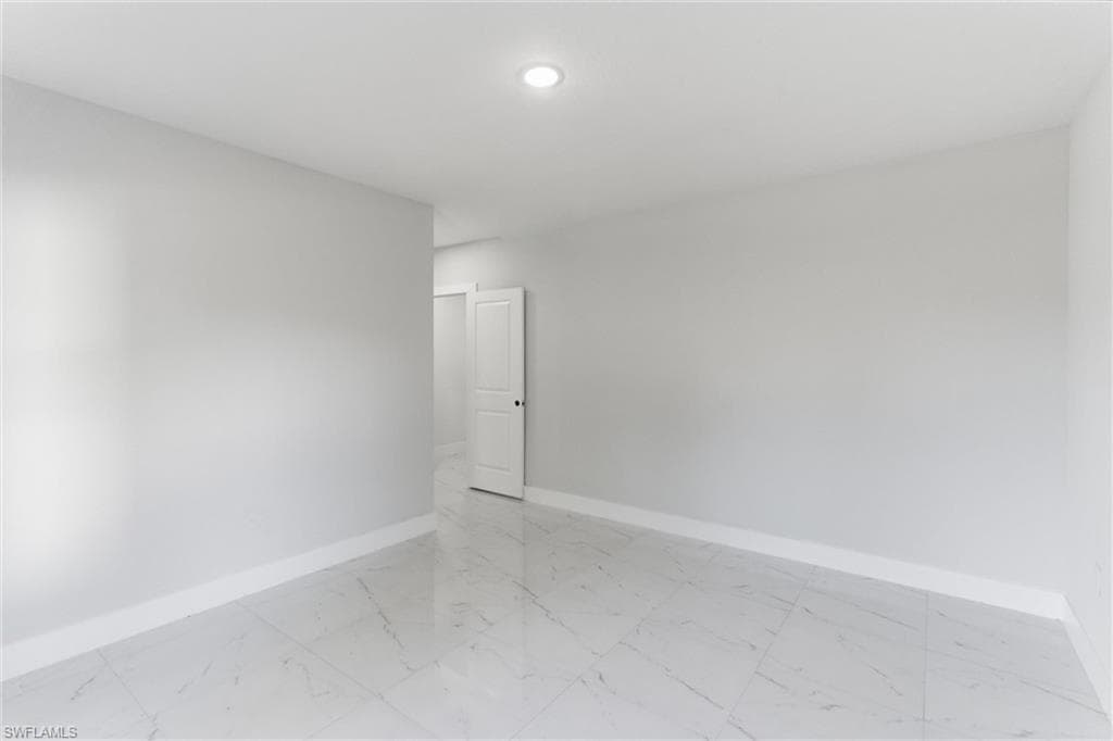 107 E 15th ST-19