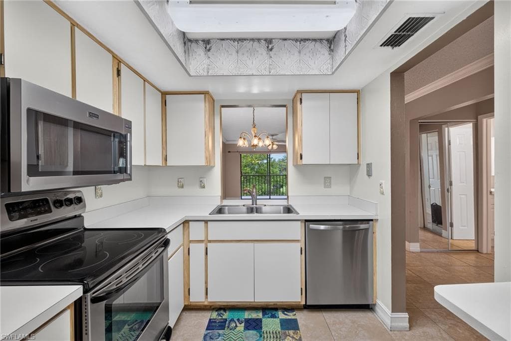 423 Cape Coral PKWY W 202-2