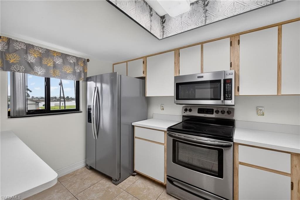 423 Cape Coral PKWY W 202-3