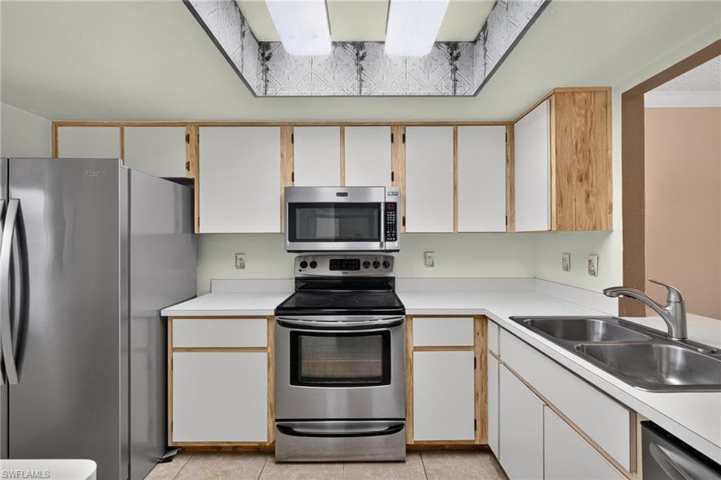 423 Cape Coral PKWY W 202-4