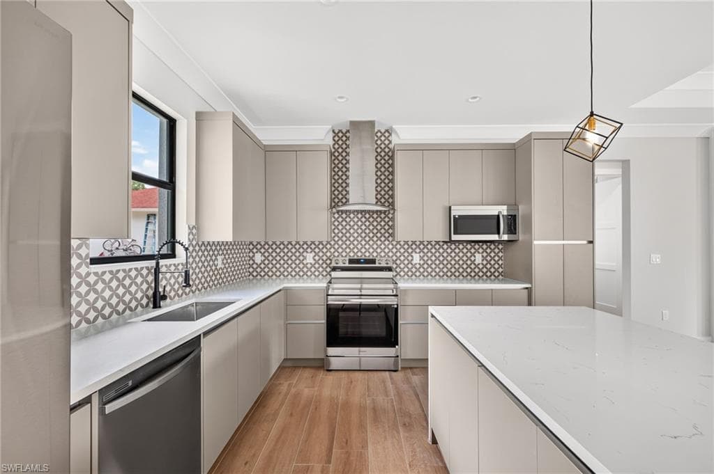 1259 47TH AVE NE-12