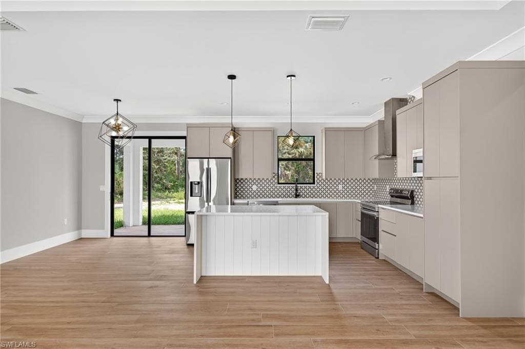 1259 47TH AVE NE-10