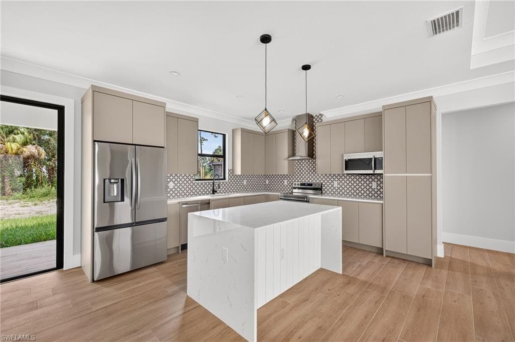 1259 47TH AVE NE-11