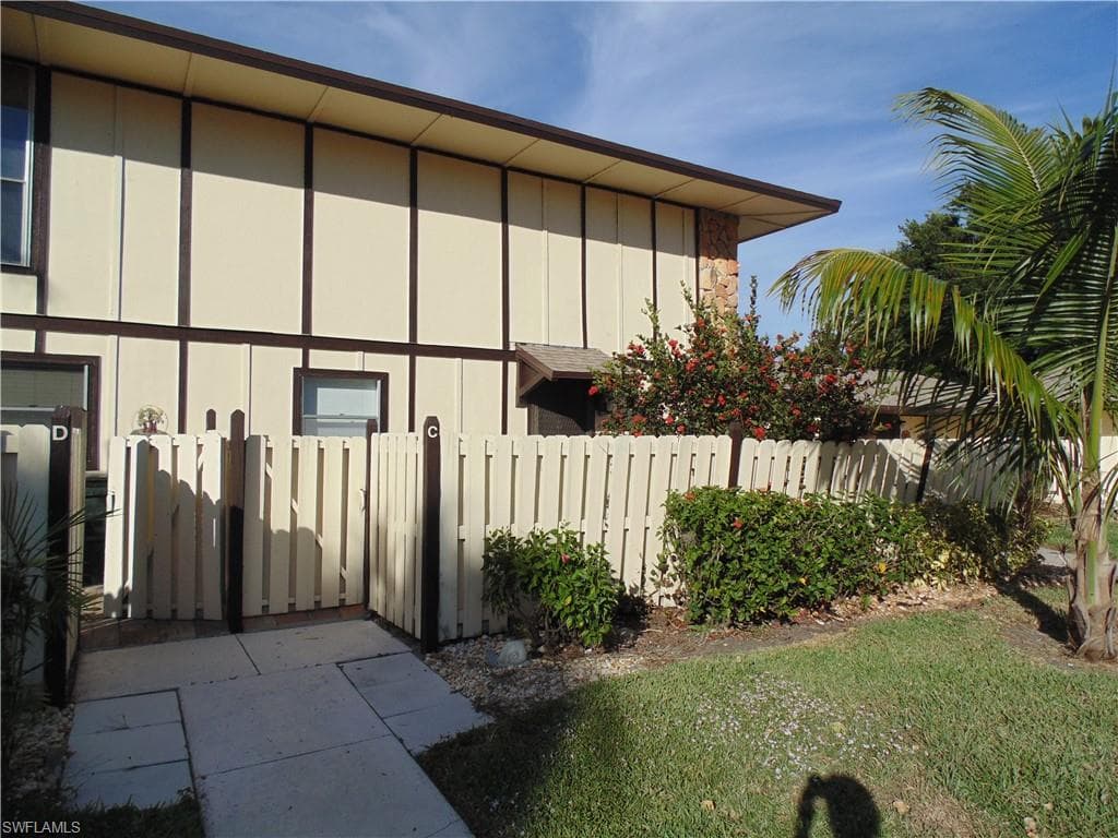 4289 Island CIR 3C-1