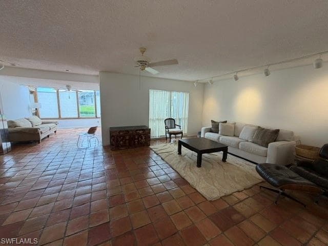 4289 Island CIR 3C-9