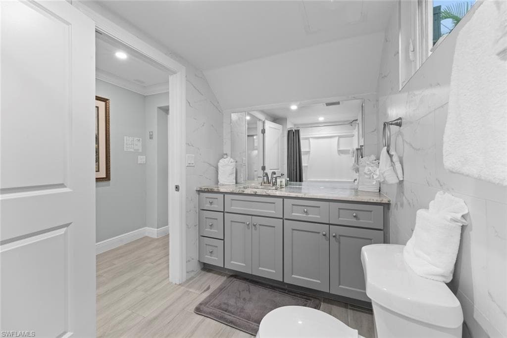 805 San Carlos DR-62