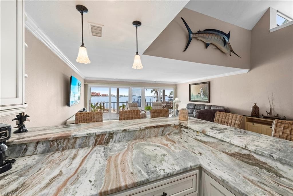 805 San Carlos DR-23